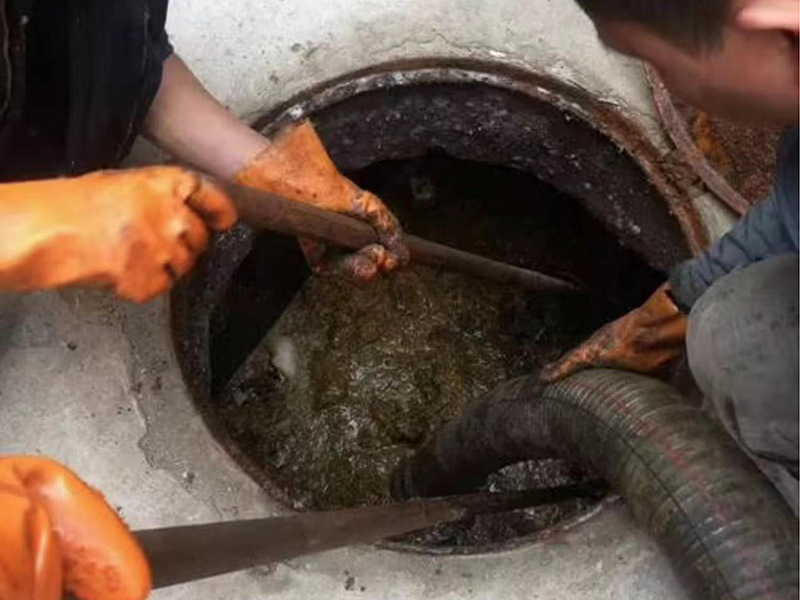 金门清理化粪池时如何避免沼气的危害?